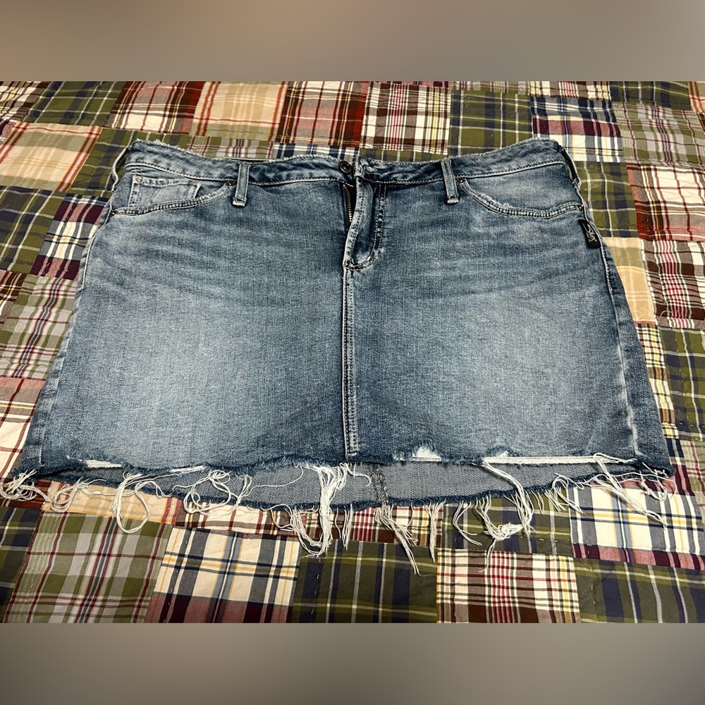Worn 1 time…BRAND: Silver, Denim Skirt, size 10W